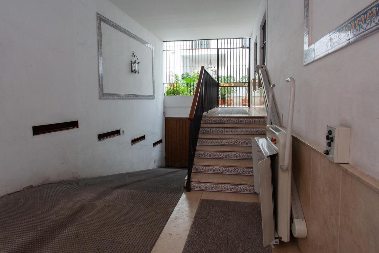Pikis Apartment Center 1 Севілья Екстер'єр фото