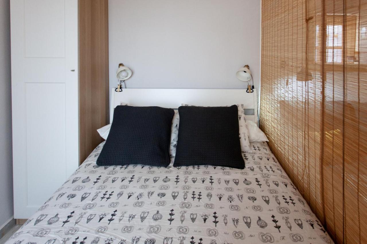 Pikis Apartment Center 1 Севілья Екстер'єр фото